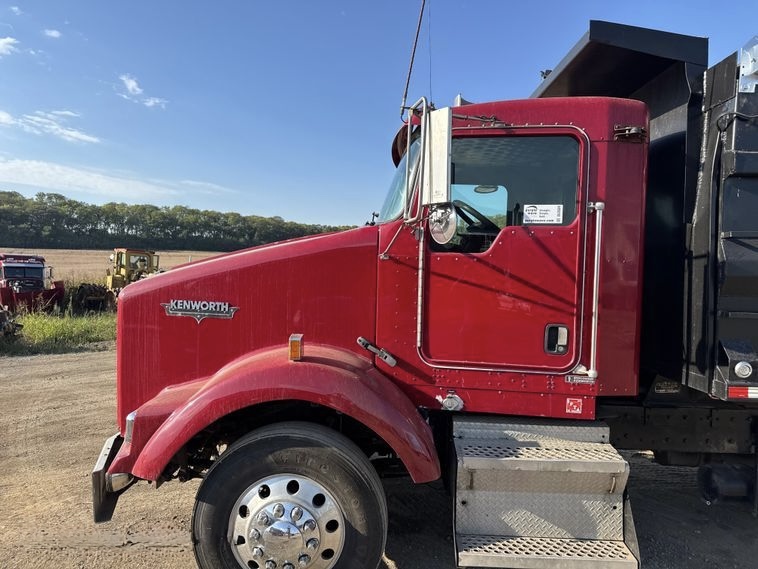 2004 Kenworth T800