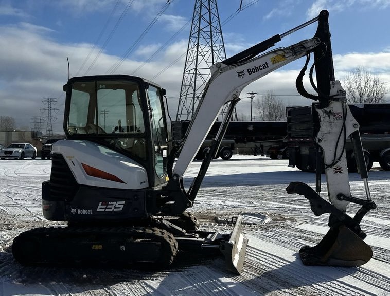 2020 Bobcat E35