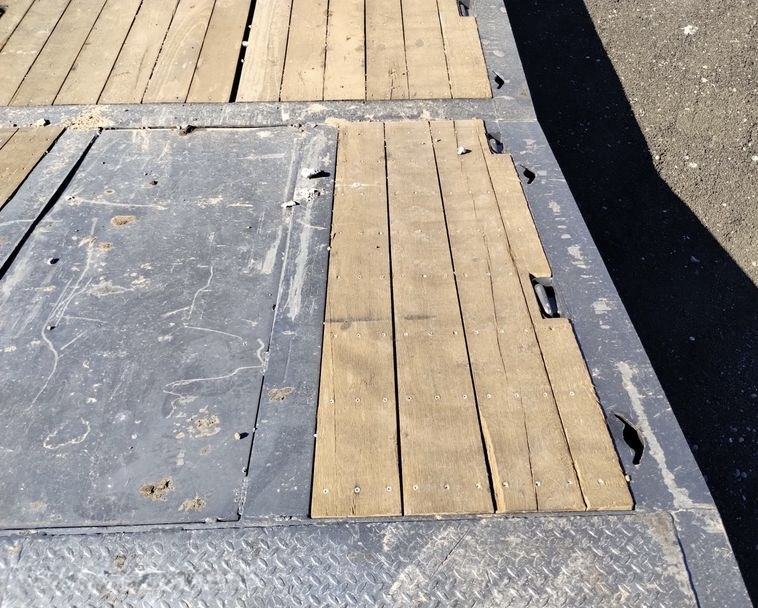 2001 Trail King TK70HT-502