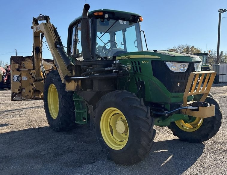 2017 John Deere 6110M MFWD