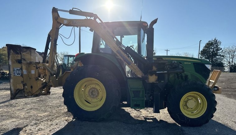 2017 John Deere 6110M MFWD