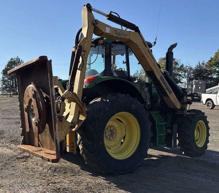 2017 John Deere 6110M MFWD